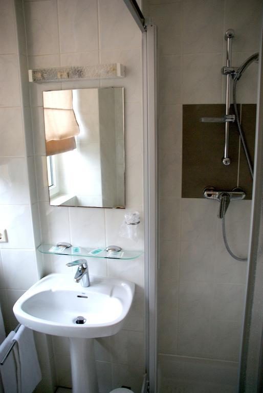 Charly'S Gare Hotell Senningerberg Rom bilde
